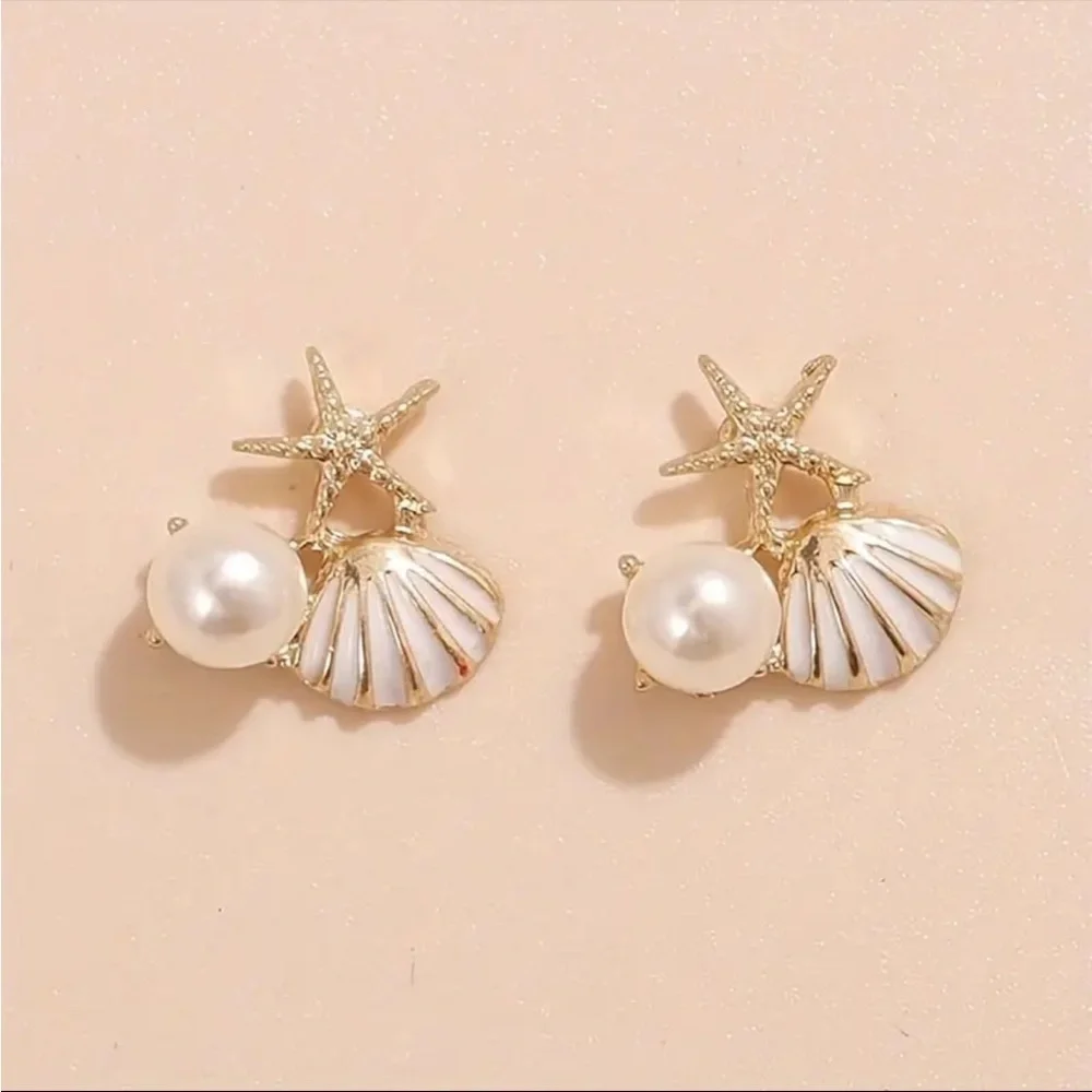 Starfish Shell Pearl Stud Earrings Gold Tone Coastal Style NWT